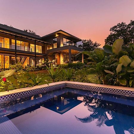 Stayvista At The Charcoal Villa Luxury Collection Alībāg Extérieur photo