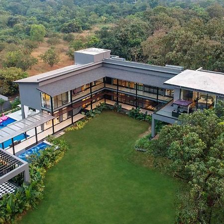 Stayvista At The Charcoal Villa Luxury Collection Alībāg Extérieur photo