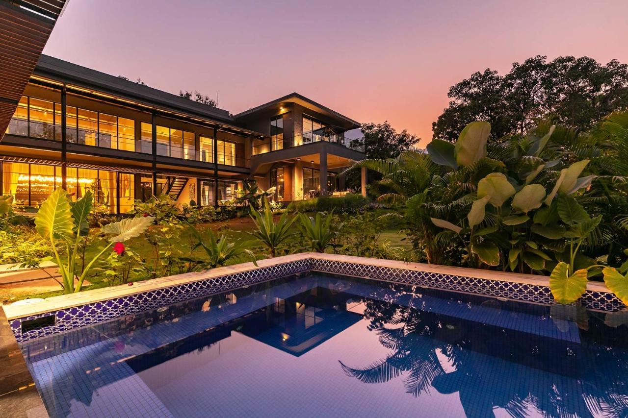 Stayvista At The Charcoal Villa Luxury Collection Alībāg Extérieur photo