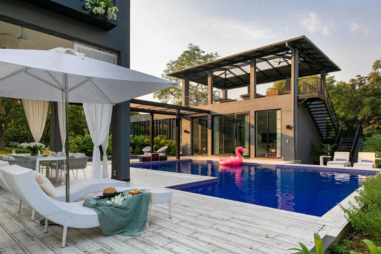 Stayvista At The Charcoal Villa Luxury Collection Alībāg Extérieur photo