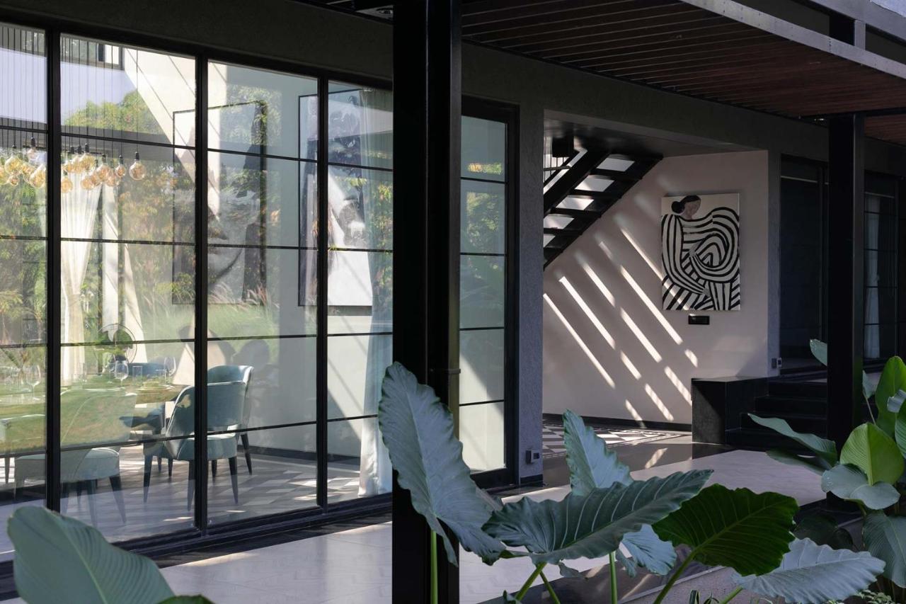 Stayvista At The Charcoal Villa Luxury Collection Alībāg Extérieur photo