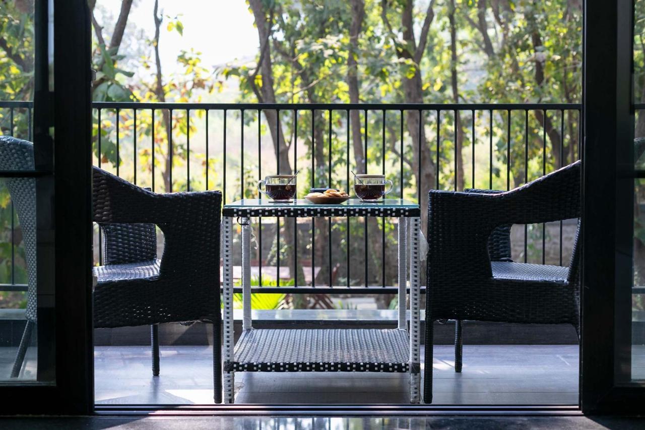 Stayvista At The Charcoal Villa Luxury Collection Alībāg Extérieur photo