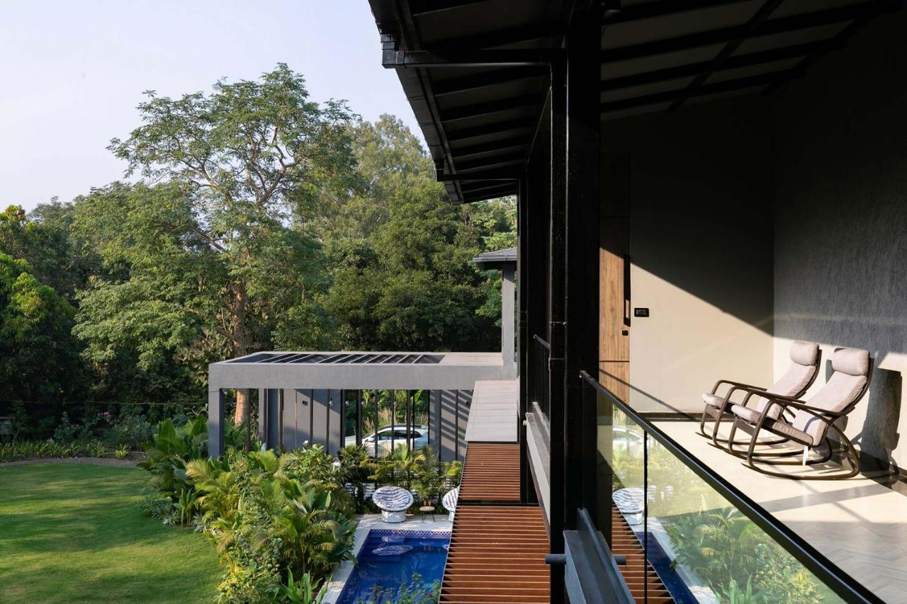 Stayvista At The Charcoal Villa Luxury Collection Alībāg Extérieur photo