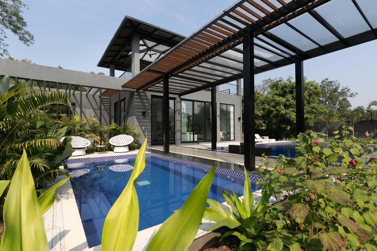 Stayvista At The Charcoal Villa Luxury Collection Alībāg Extérieur photo