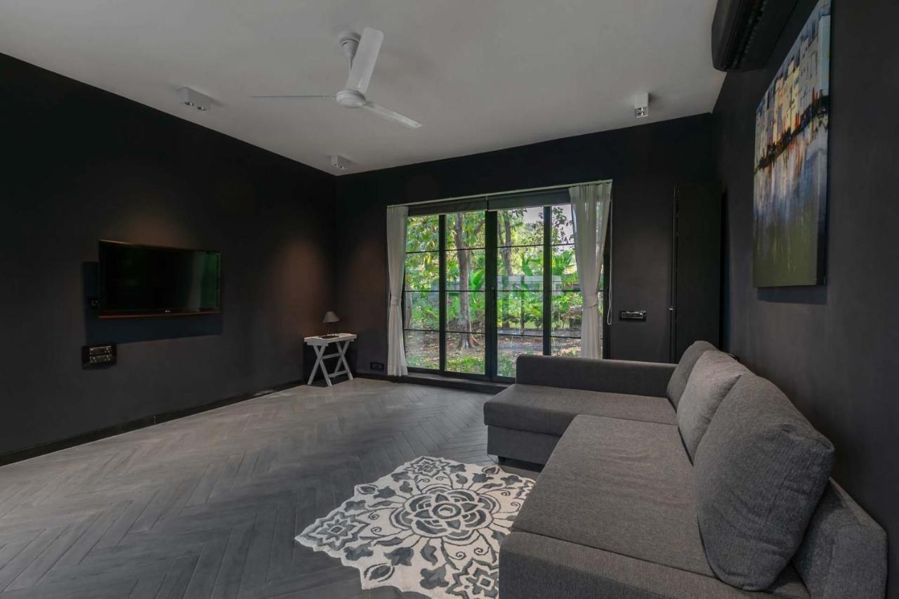 Stayvista At The Charcoal Villa Luxury Collection Alībāg Extérieur photo